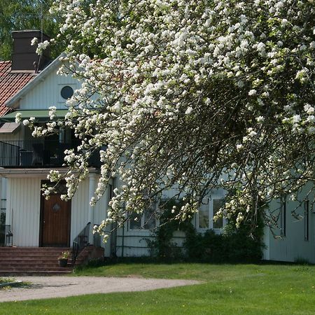 Ekeby I Bro Bed & Breakfast エクステリア 写真